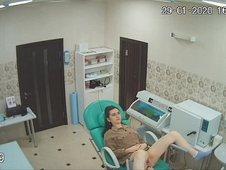 Làm gián điệp cho phụ nữ trong văn phòng bác sĩ phụ khoa qua cam ẩn