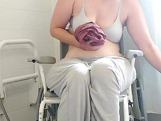 Paraplegic brunette Purplewheelz British milf peeing with dramatize expunge shower