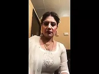 Pakistan Stagecraft Sexy Unsubtle Beamy Mamma