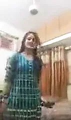 Pure Pakistaanse stiefmoeder laat zichzelf zien op dusting