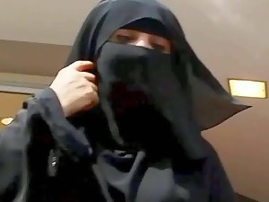 begrabscht burka Frauen