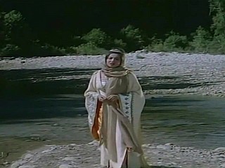 Samira Toufik dalam film 'Bento Aantar'